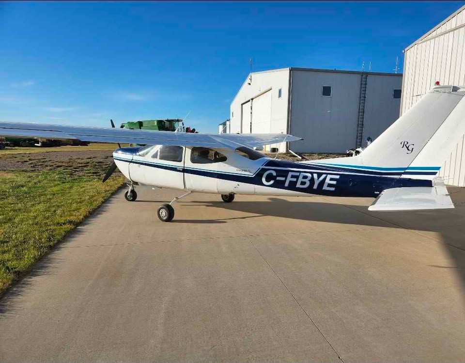 1976 Cessna 177RG, photo 2