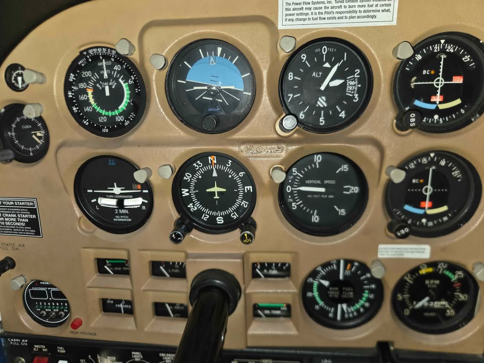 1976 Cessna 177RG, photo 5