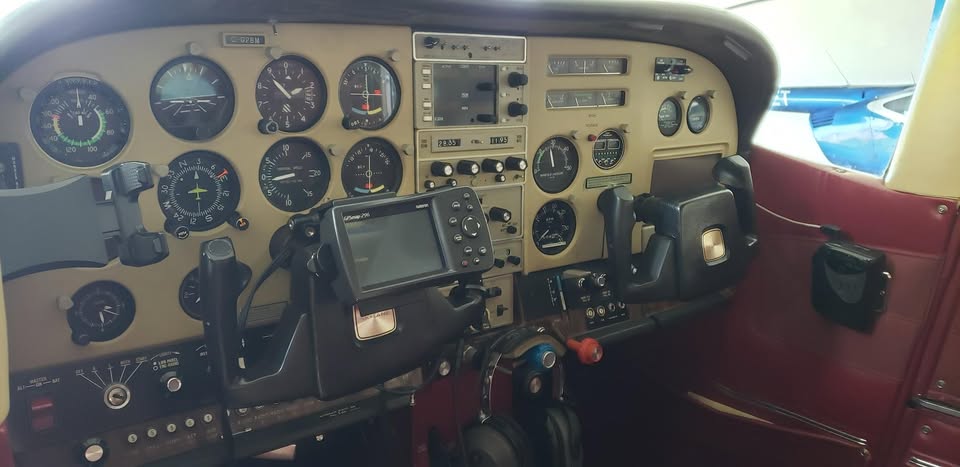 1976 Cessna 182P, photo 3