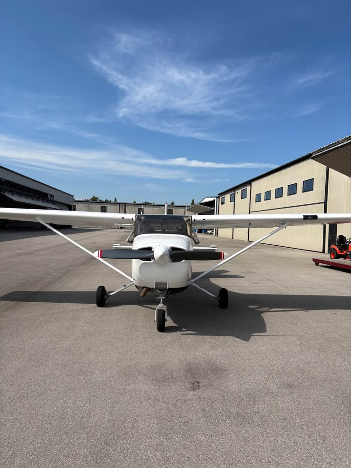 1999 Cessna 172R, photo 4