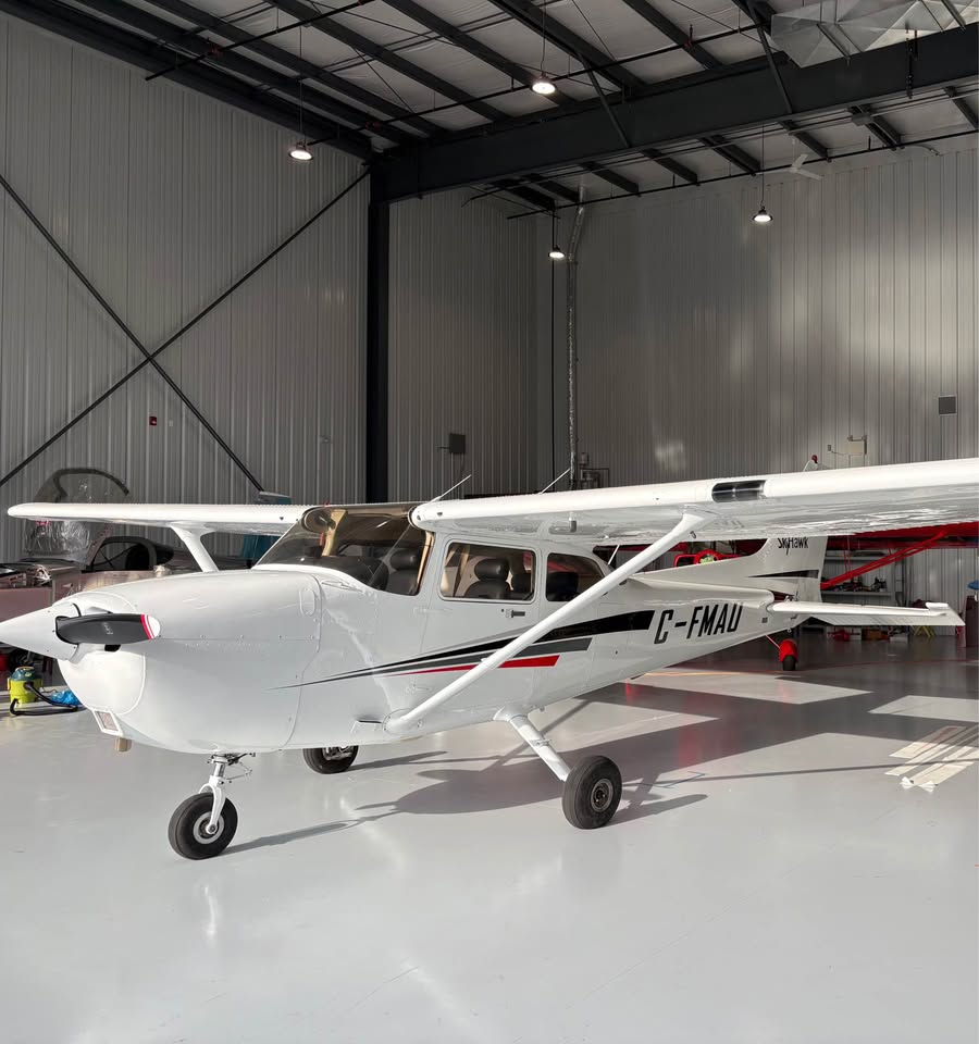 1999 Cessna 172R, photo 1