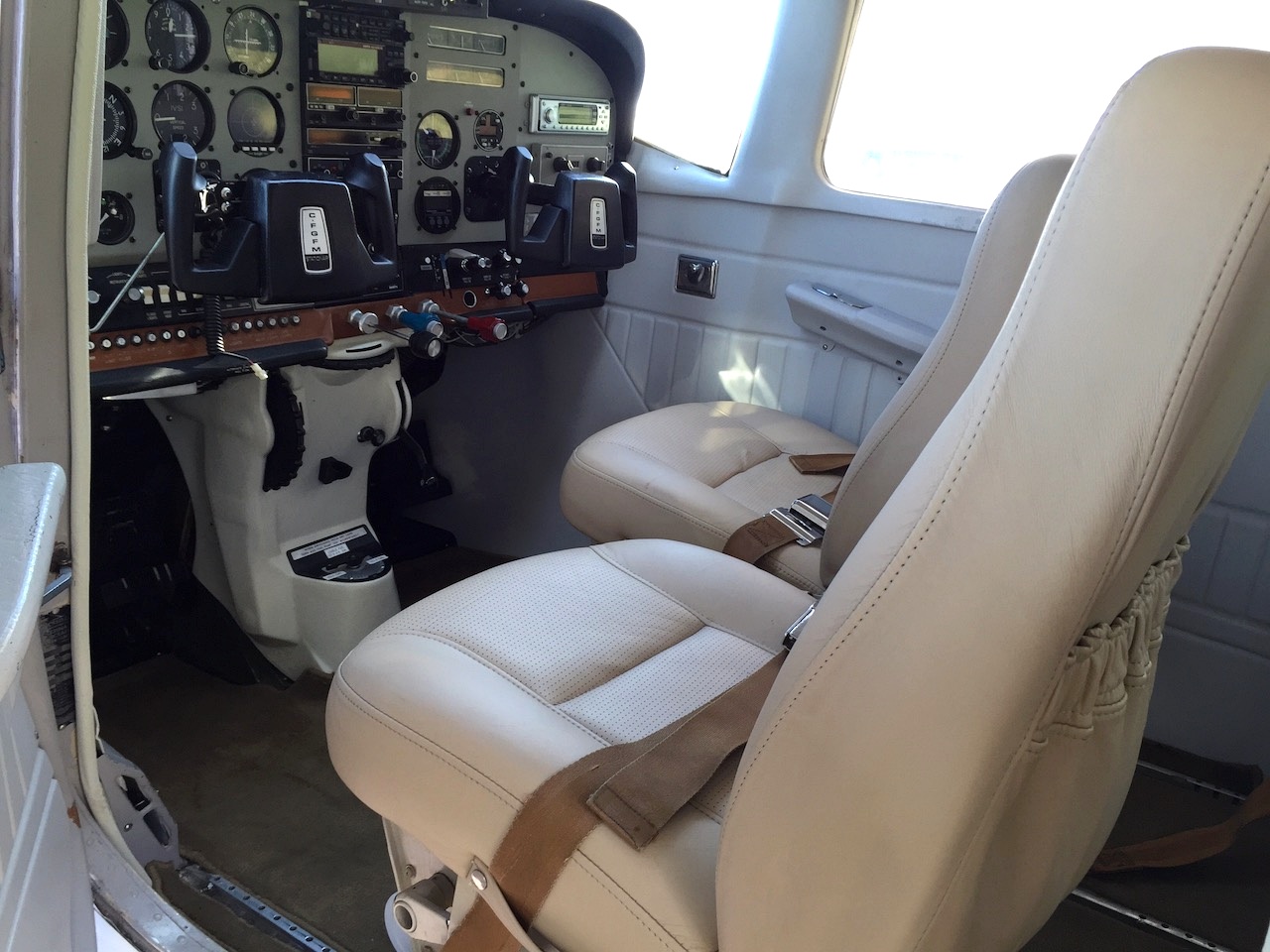 1974 Cessna U206F, photo 7